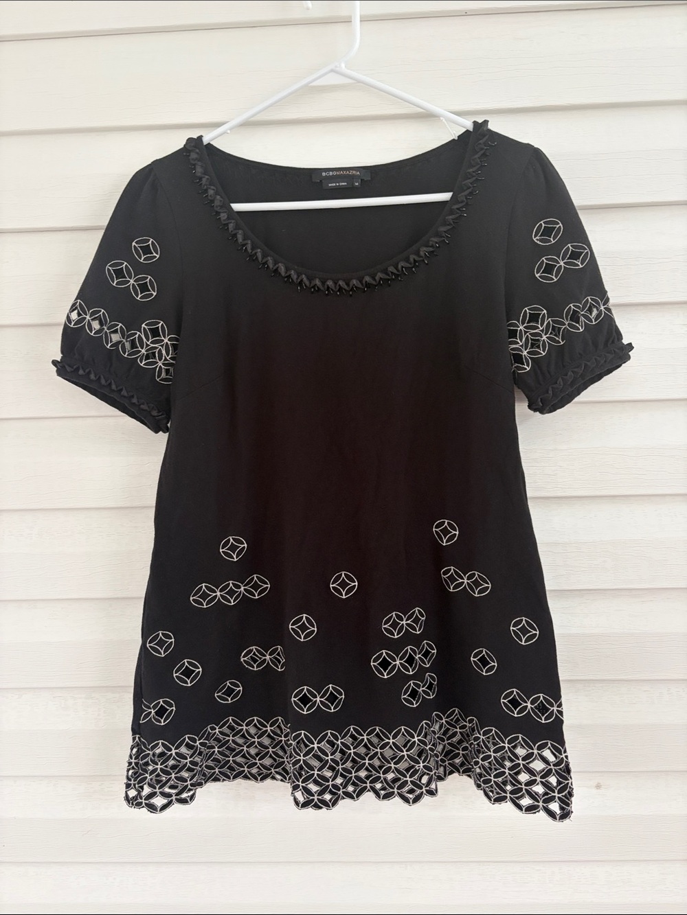 BCBGMaxAzria Black Embroidered Cutwork Top M 100% Cotton Boho Monochrome